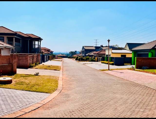 LAND FOR SALE IN HESTEAPARK